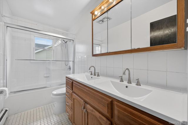 9 Bay Beach Avenue, Bayville, NY 11709