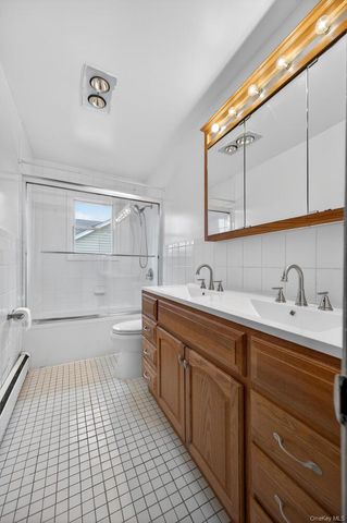 9 Bay Beach Avenue, Bayville, NY 11709