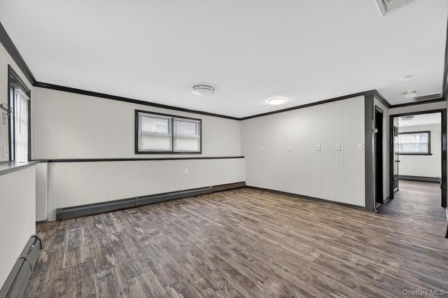 9 Bay Beach Avenue, Bayville, NY 11709