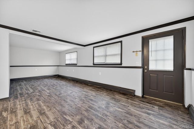 9 Bay Beach Avenue, Bayville, NY 11709