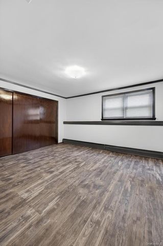 9 Bay Beach Avenue, Bayville, NY 11709