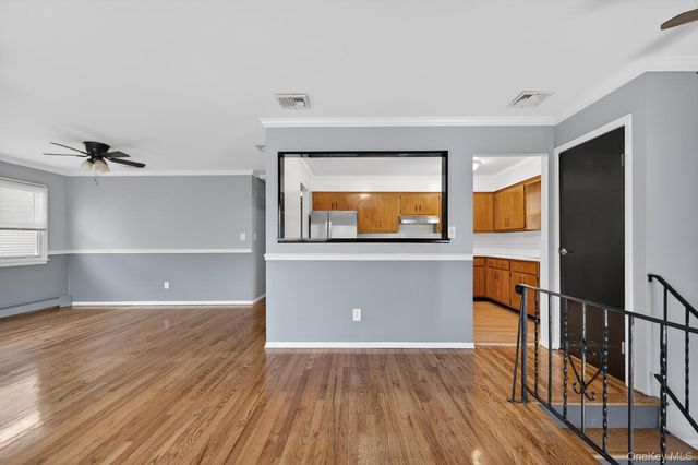 9 Bay Beach Avenue, Bayville, NY 11709