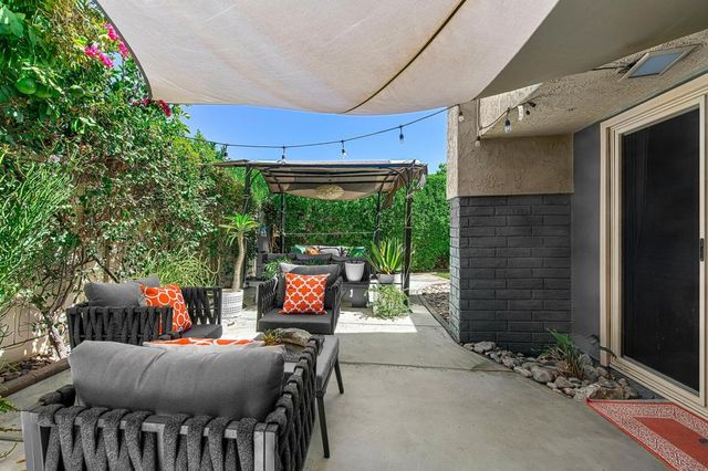 2981 Sunflower Circle W, Palm Springs, CA 92262