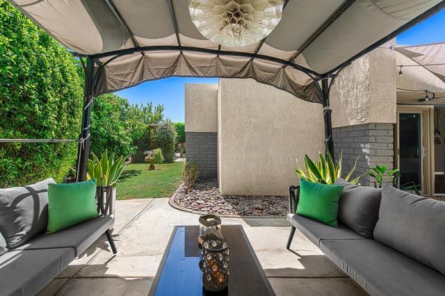 2981 Sunflower Circle W, Palm Springs, CA 92262