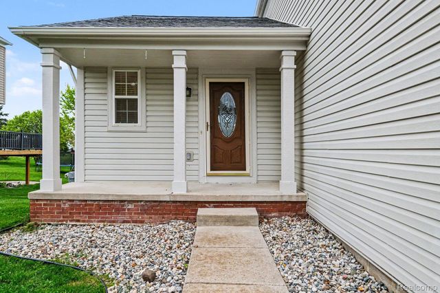 10068 Scenic Ridge Boulevard, Grand Blanc Charter Township, MI 48442