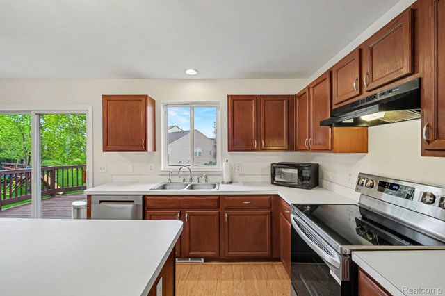 10068 Scenic Ridge Boulevard, Grand Blanc Charter Township, MI 48442