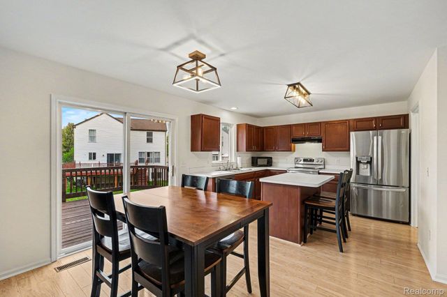 10068 Scenic Ridge Boulevard, Grand Blanc Charter Township, MI 48442