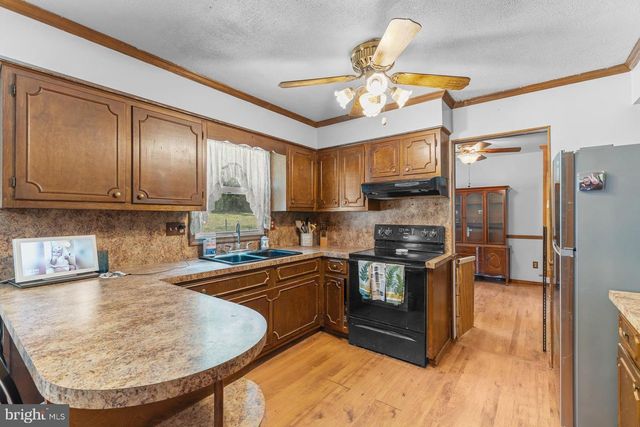 401 COLONIAL CLUB DR, Harrisburg, PA 17112