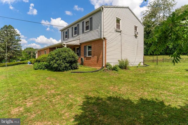 401 COLONIAL CLUB DR, Harrisburg, PA 17112