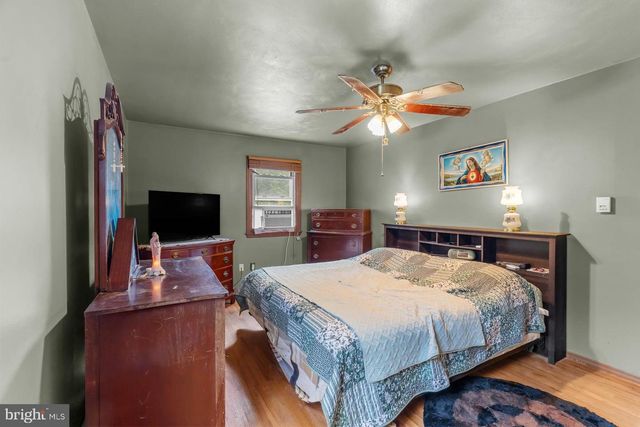 401 COLONIAL CLUB DR, Harrisburg, PA 17112