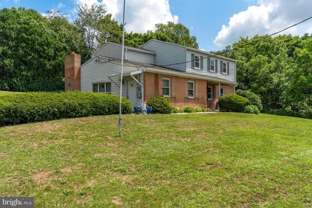 401 COLONIAL CLUB DR, Harrisburg, PA 17112