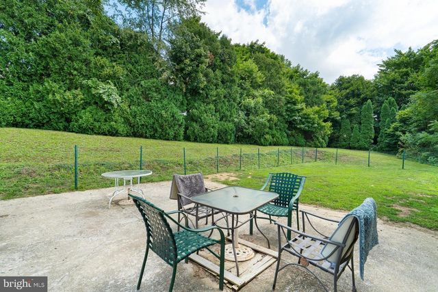 401 COLONIAL CLUB DR, Harrisburg, PA 17112