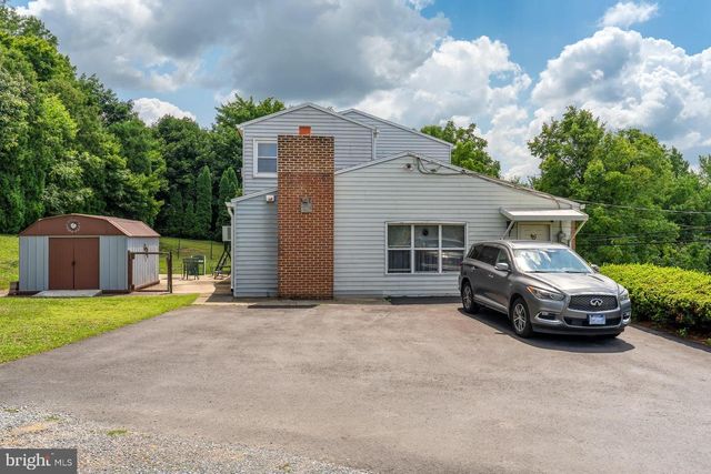 401 COLONIAL CLUB DR, Harrisburg, PA 17112