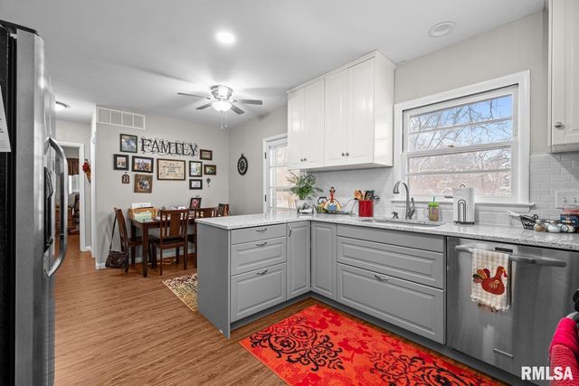 2946 JERSEY RIDGE Road, Davenport, IA 52803