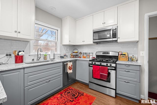 2946 JERSEY RIDGE Road, Davenport, IA 52803