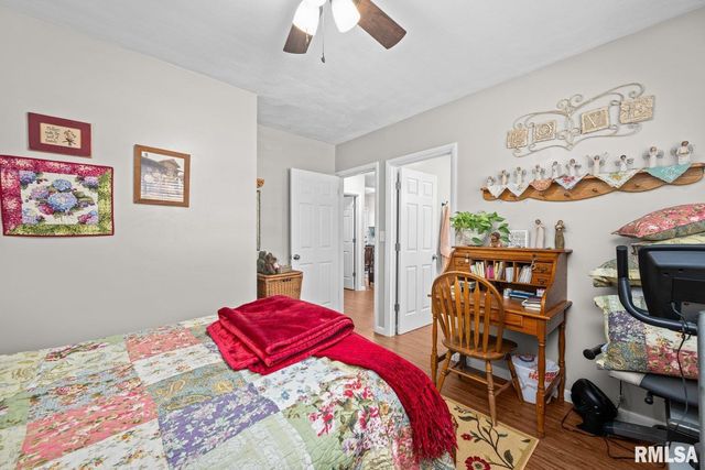 2946 JERSEY RIDGE Road, Davenport, IA 52803