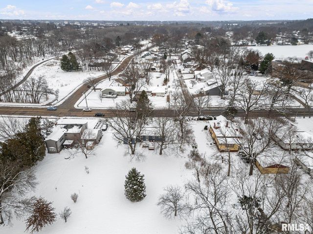 2946 JERSEY RIDGE Road, Davenport, IA 52803