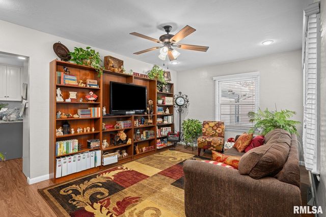 2946 JERSEY RIDGE Road, Davenport, IA 52803