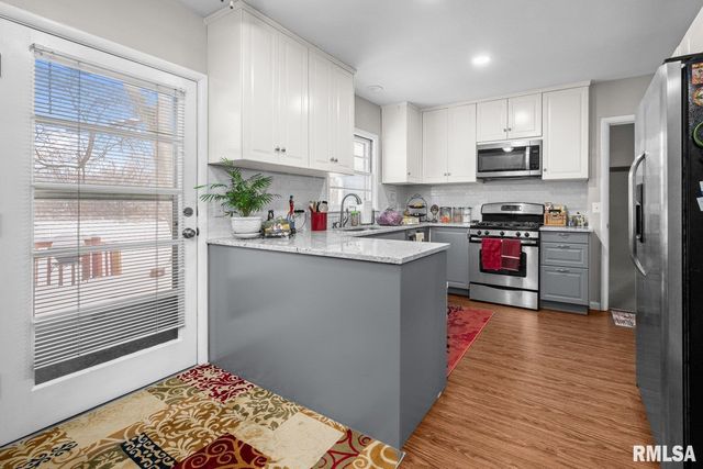 2946 JERSEY RIDGE Road, Davenport, IA 52803