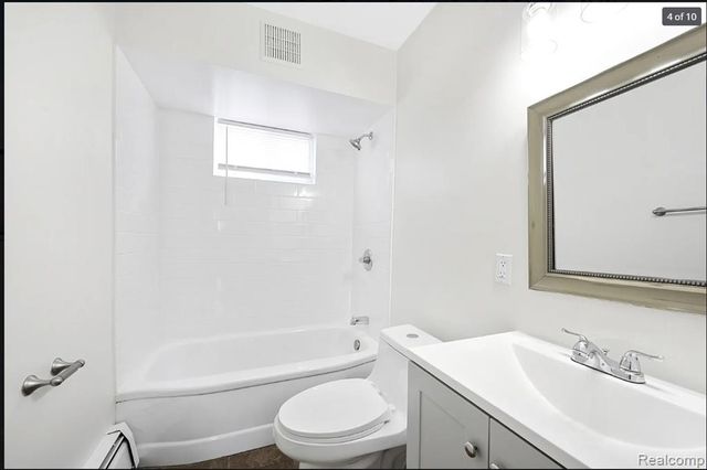 25184 Wiseman Street, Roseville, MI 48066