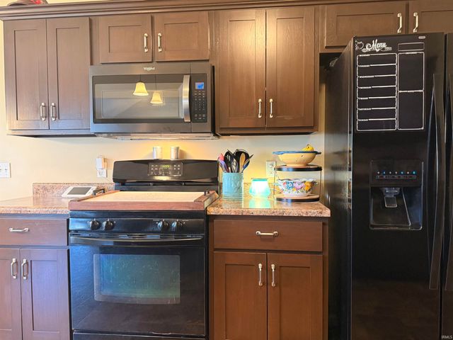 4748 Pinestone Drive, New Haven, IN 46774