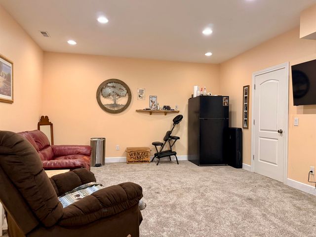 4748 Pinestone Drive, New Haven, IN 46774