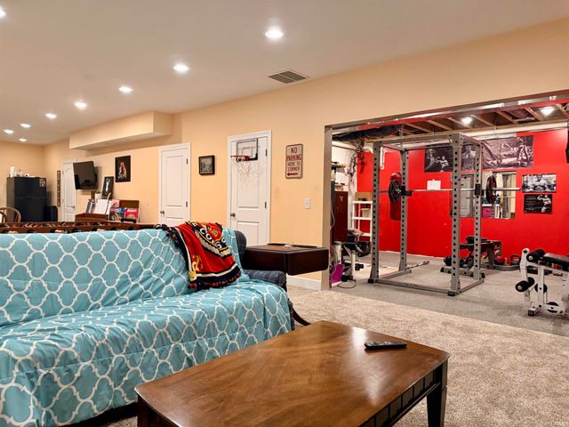 4748 Pinestone Drive, New Haven, IN 46774