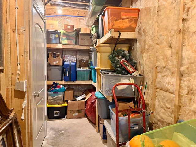 4748 Pinestone Drive, New Haven, IN 46774