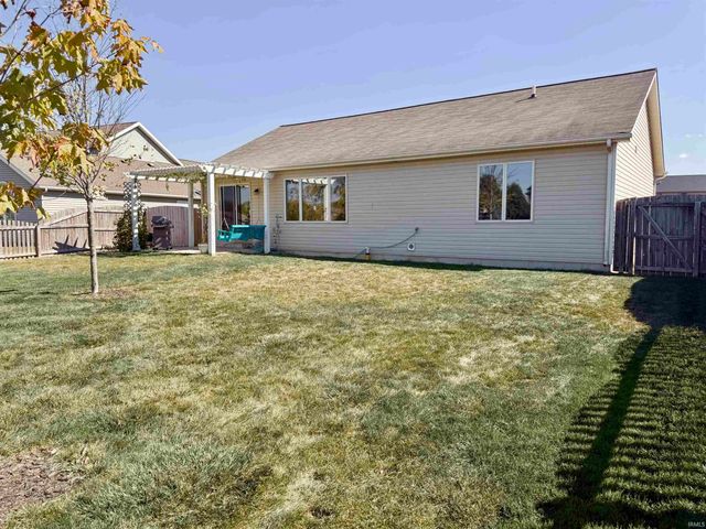 4748 Pinestone Drive, New Haven, IN 46774