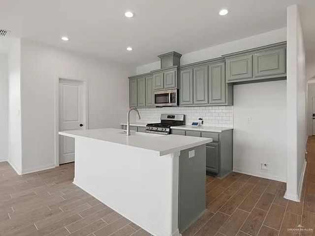 8314 N 34th Lane, Mcallen, TX 78504