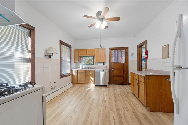 224 28th Avenue, Bellwood, IL 60104