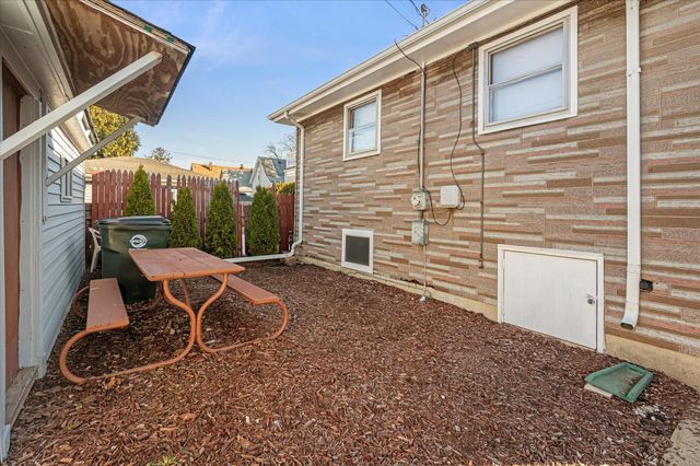 224 28th Avenue, Bellwood, IL 60104