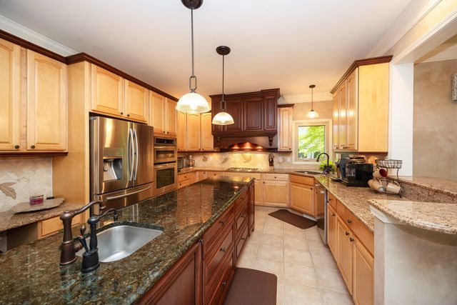 2280 Ivy Hill Drive, Commerce Twp, MI 48382