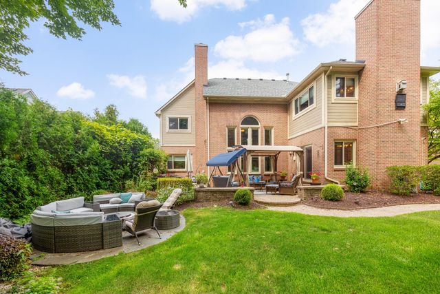 2280 Ivy Hill Drive, Commerce Twp, MI 48382
