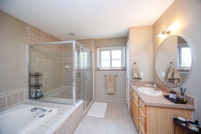 2280 Ivy Hill Drive, Commerce Twp, MI 48382