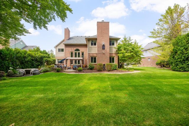 2280 Ivy Hill Drive, Commerce Twp, MI 48382