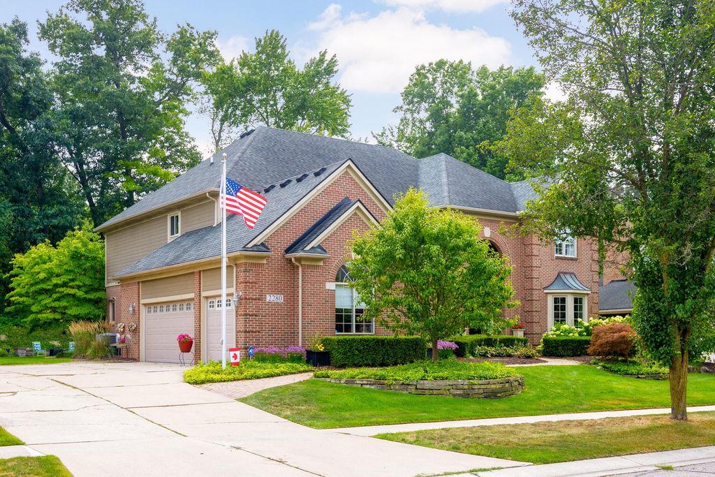 2280 Ivy Hill Drive, Commerce Twp, MI 48382