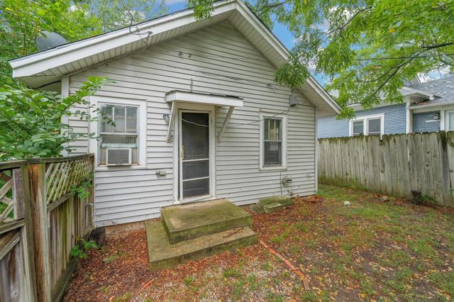 1102 W 17th, Wichita, KS 67203