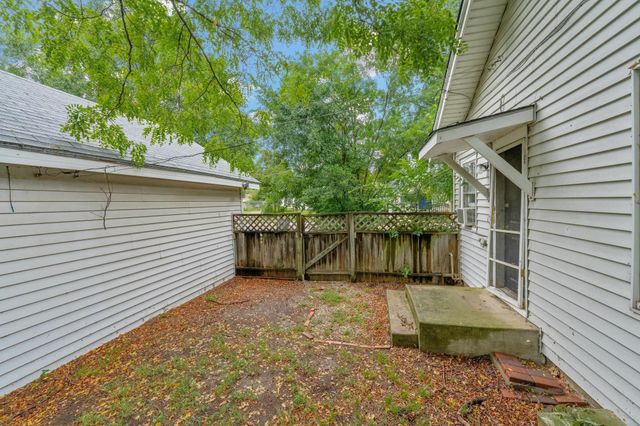 1102 W 17th, Wichita, KS 67203