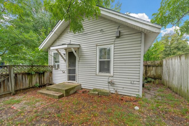 1102 W 17th, Wichita, KS 67203