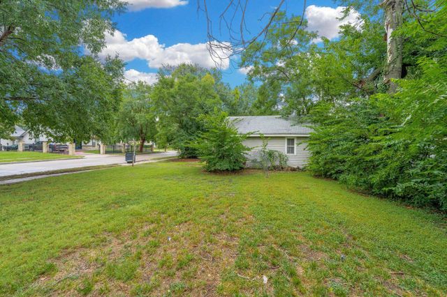 1102 W 17th, Wichita, KS 67203