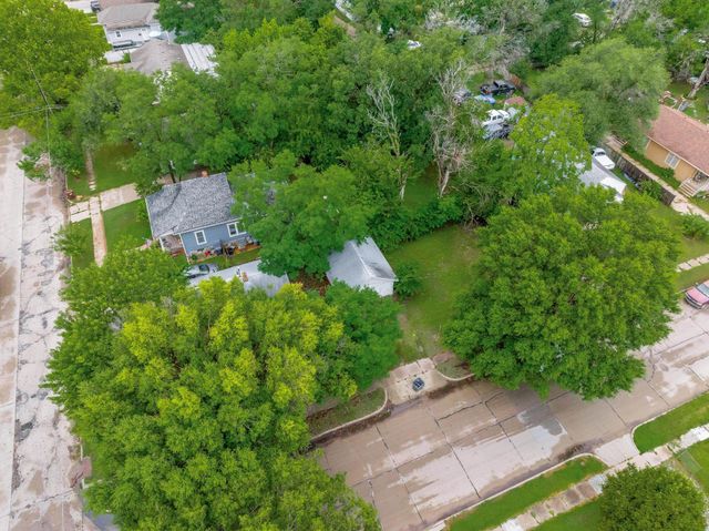 1102 W 17th, Wichita, KS 67203