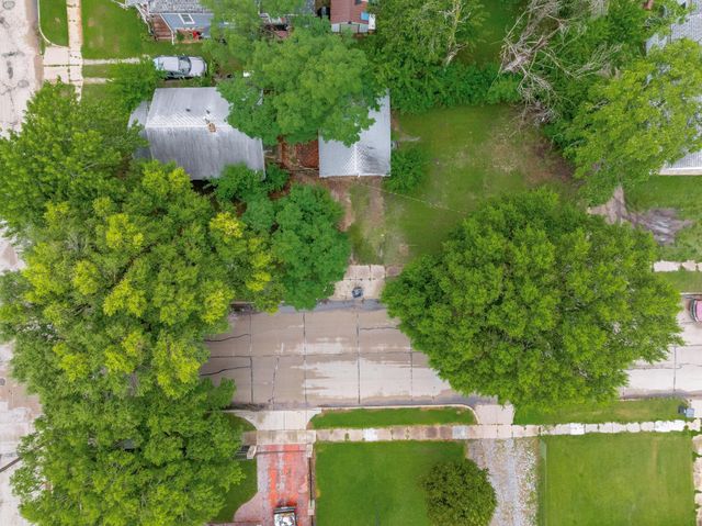 1102 W 17th, Wichita, KS 67203