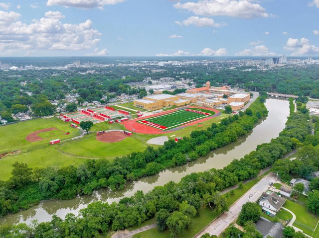 1102 W 17th, Wichita, KS 67203