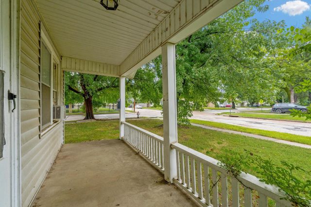 1102 W 17th, Wichita, KS 67203