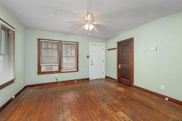 1102 W 17th, Wichita, KS 67203