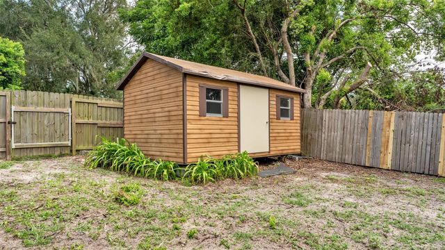 2406 LAKE ELLA ROAD, Fruitland Park, FL 34731