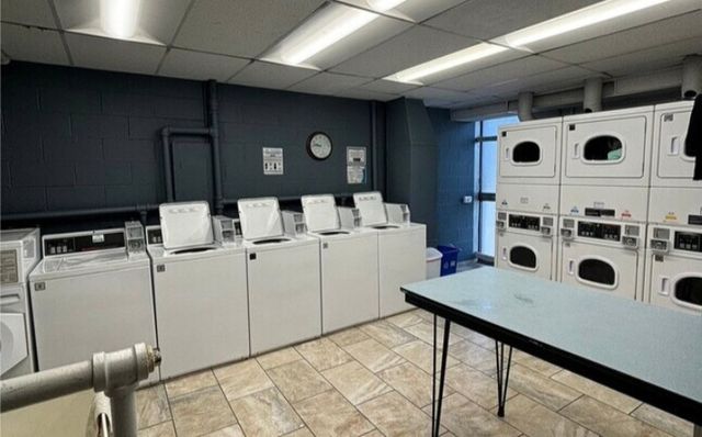 1555 N Dearborn Parkway 12C, Chicago, IL 60610