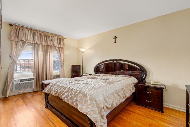 6011 Broadway Apt 3C, New York City, NY 11377