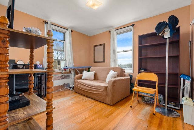 6011 Broadway Apt 3C, New York City, NY 11377